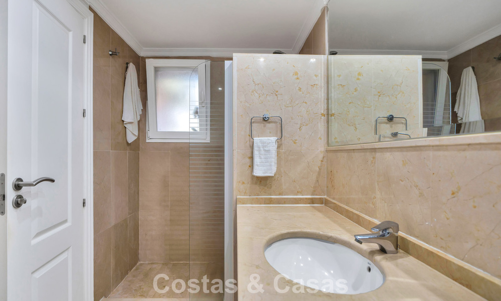 Luxueus begane grond appartement te koop, gelegen aan de New Golden Mile tussen Marbella en Estepona 776561