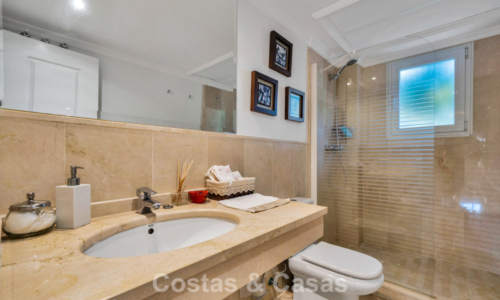 Luxueus begane grond appartement te koop, gelegen aan de New Golden Mile tussen Marbella en Estepona 776570