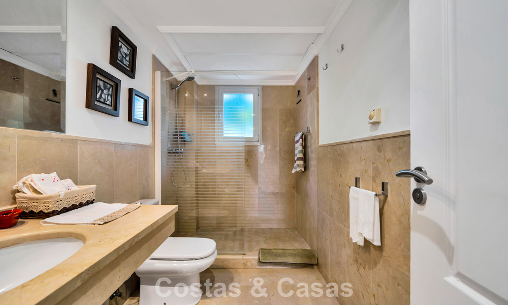 Luxueus begane grond appartement te koop, gelegen aan de New Golden Mile tussen Marbella en Estepona 776571