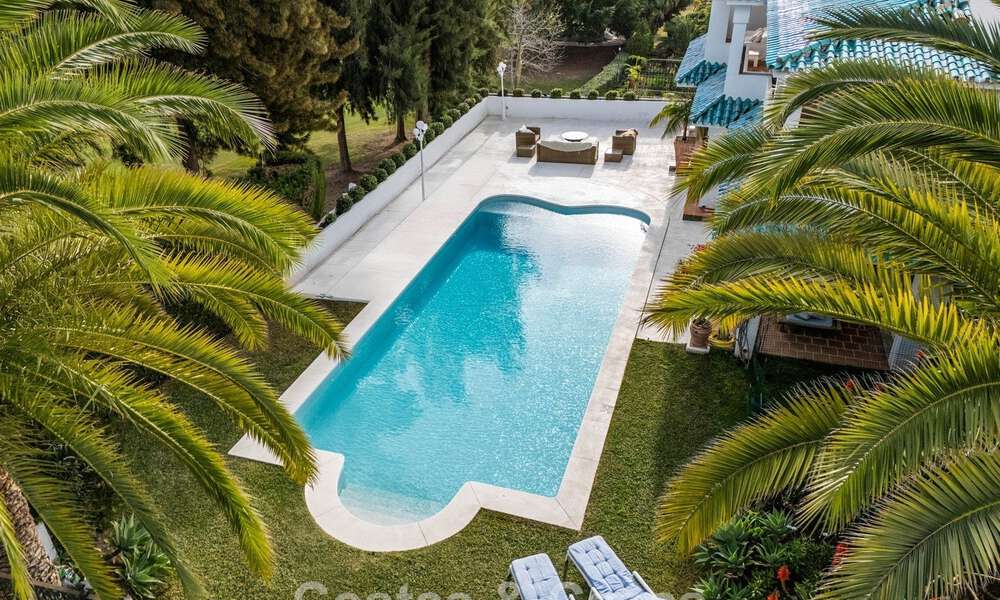 Charmant herenhuis met privézwembad te koop, in een gewilde golfenclave van La Quinta, Marbella - Benahavis 776625