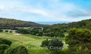 Spectaculair meesterwerk met futuristisch ontwerp te koop, in een permanent bewaakte gemeenschap van Sotogrande, Costa del Sol 776658 