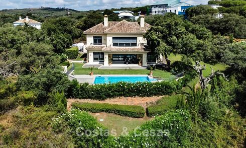Fantastische luxevilla te koop omgeven door natuur in de exclusieve community van Valderrama in Sotogrande, Costa del Sol 776726