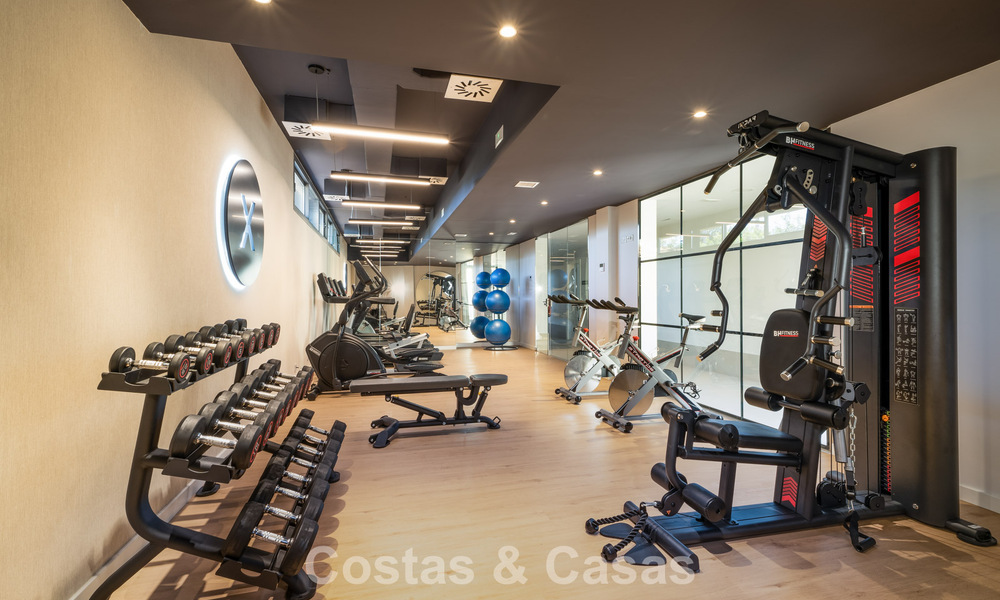 Moderne, halfvrijstaande villa met uitzicht op zee te koop in een luxe resort in Mijas Costa, Costa del Sol 776816