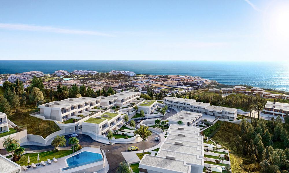 Moderne, halfvrijstaande villa met uitzicht op zee te koop in een luxe resort in Mijas Costa, Costa del Sol 776819