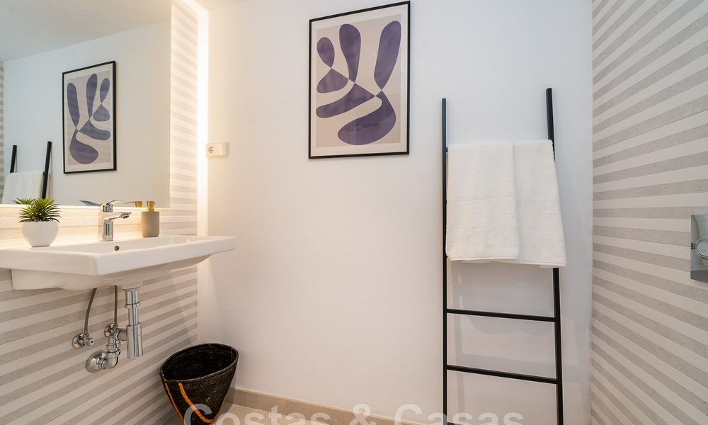 Moderne, halfvrijstaande villa met uitzicht op zee te koop in een luxe resort in Mijas Costa, Costa del Sol 776832