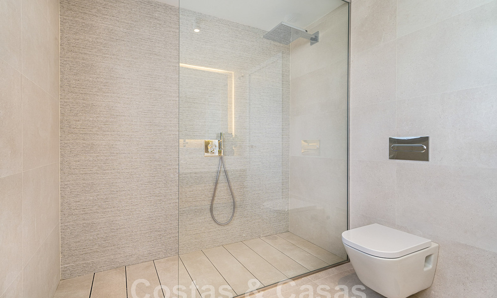 Moderne, halfvrijstaande villa met uitzicht op zee te koop in een luxe resort in Mijas Costa, Costa del Sol 776835