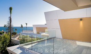 Moderne, halfvrijstaande villa met uitzicht op zee te koop in een luxe resort in Mijas Costa, Costa del Sol 776838 