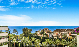 Exclusief, ruim duplex penthouse te koop, met privézwembad en zeezicht, vlak bij het strand in Puerto Banus, Marbella 777009 
