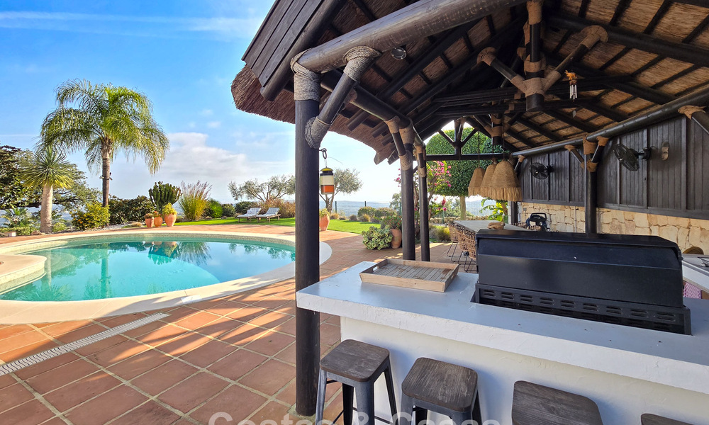 Spaanse hacienda stijl villa met spectaculaire vergezichten te koop in een natuurlijke setting ten oosten van Marbella centrum 776923