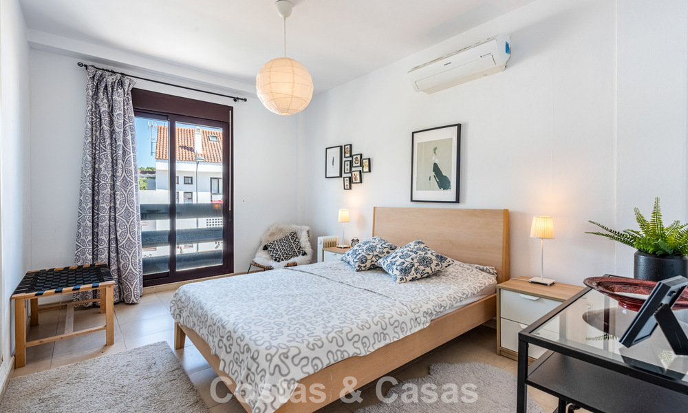 Duplex penthouse te koop op loopafstand van alle voorzieningen en Puerto Banus in Nueva Andalucia, Marbella 777341