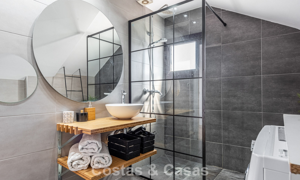 Duplex penthouse te koop op loopafstand van alle voorzieningen en Puerto Banus in Nueva Andalucia, Marbella 777353