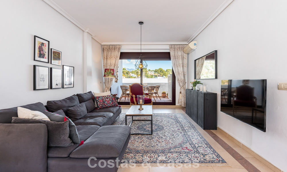 Duplex penthouse te koop op loopafstand van alle voorzieningen en Puerto Banus in Nueva Andalucia, Marbella 777356