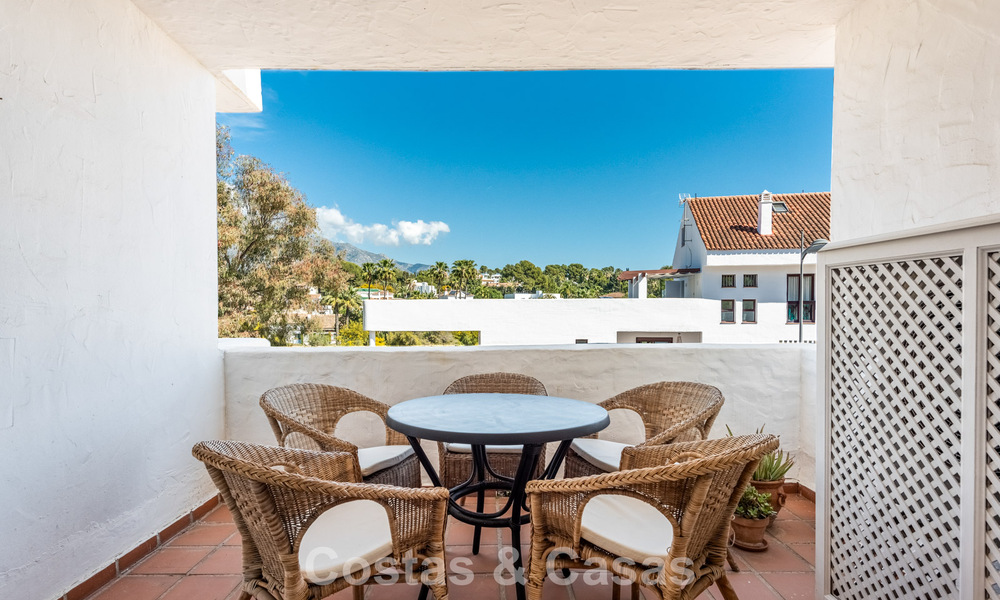 Duplex penthouse te koop op loopafstand van alle voorzieningen en Puerto Banus in Nueva Andalucia, Marbella 777359