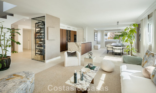 Instapklaar duplex penthouse te koop in een 24-uur beveiligde urbanisatie op Marbella’s Golden Mile 777106 