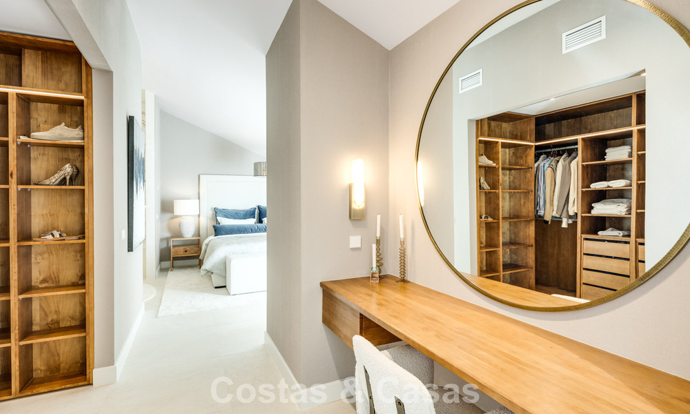 Instapklaar duplex penthouse te koop in een 24-uur beveiligde urbanisatie op Marbella’s Golden Mile 777111