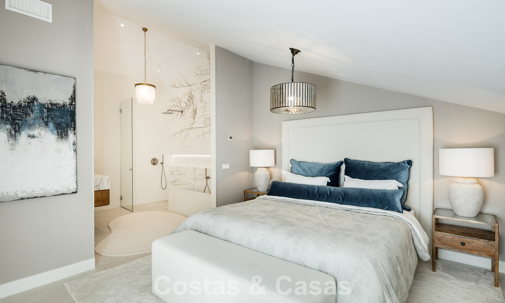 Instapklaar duplex penthouse te koop in een 24-uur beveiligde urbanisatie op Marbella’s Golden Mile 777113