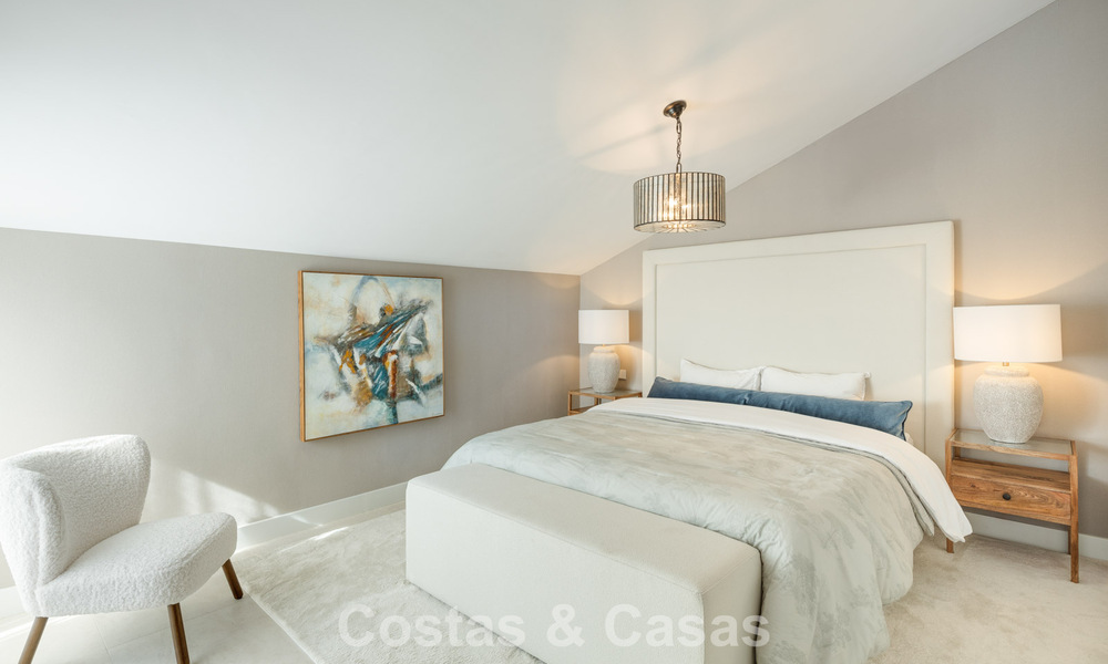 Instapklaar duplex penthouse te koop in een 24-uur beveiligde urbanisatie op Marbella’s Golden Mile 777122