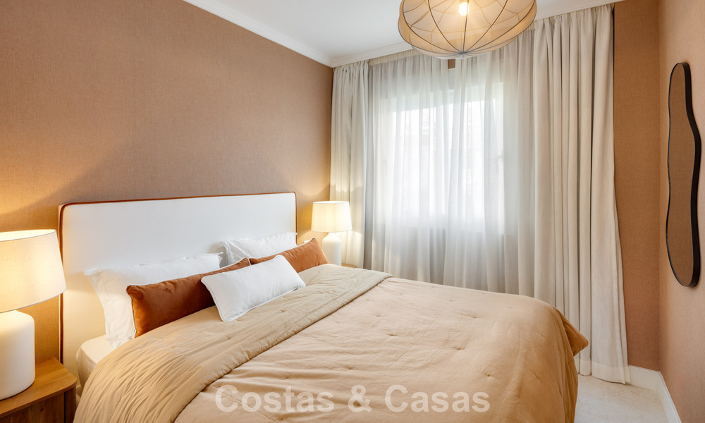 Instapklaar duplex penthouse te koop in een 24-uur beveiligde urbanisatie op Marbella’s Golden Mile 777126