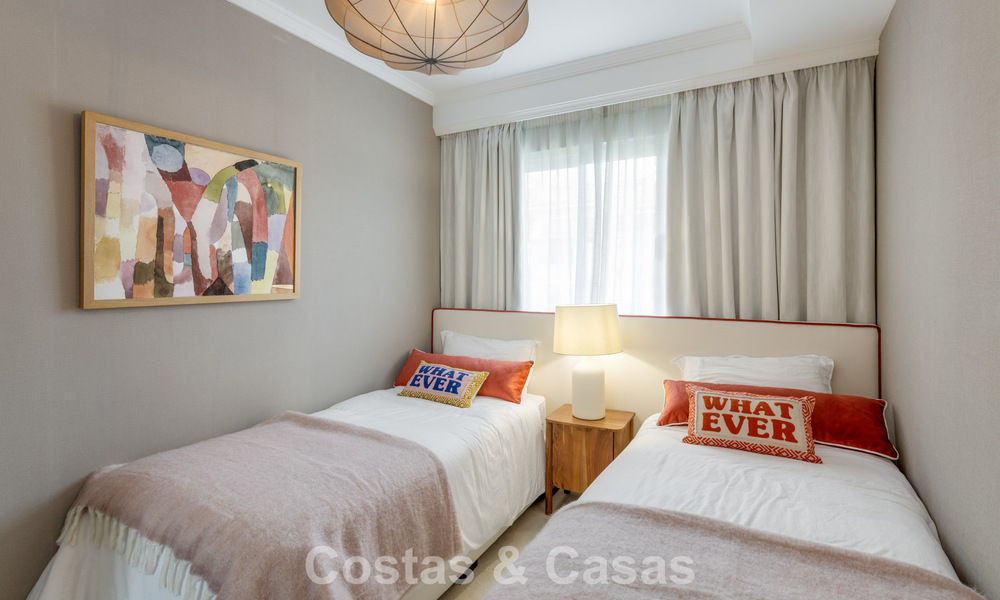 Instapklaar duplex penthouse te koop in een 24-uur beveiligde urbanisatie op Marbella’s Golden Mile 777127