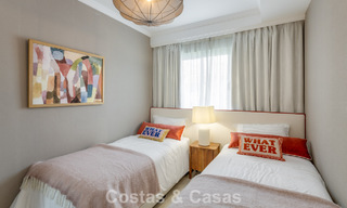 Instapklaar duplex penthouse te koop in een 24-uur beveiligde urbanisatie op Marbella’s Golden Mile 777127 