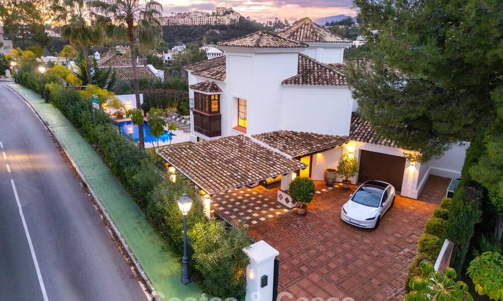 Instapklare luxevilla te koop grenzend aan een eersteklas golfbaan in La Quinta, Marbella - Benahavis 777071