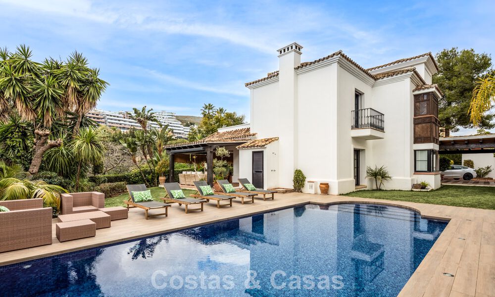 Instapklare luxevilla te koop grenzend aan een eersteklas golfbaan in La Quinta, Marbella - Benahavis 777088