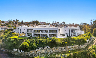 Luxueuze, moderne halfvrijstaande villa te koop dicht bij alle voorzieningen in Guadalmina en San Pedro, Marbella 777304 