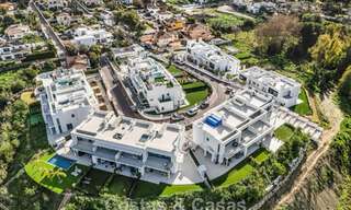 Luxueuze, moderne halfvrijstaande villa te koop dicht bij alle voorzieningen in Guadalmina en San Pedro, Marbella 777307 