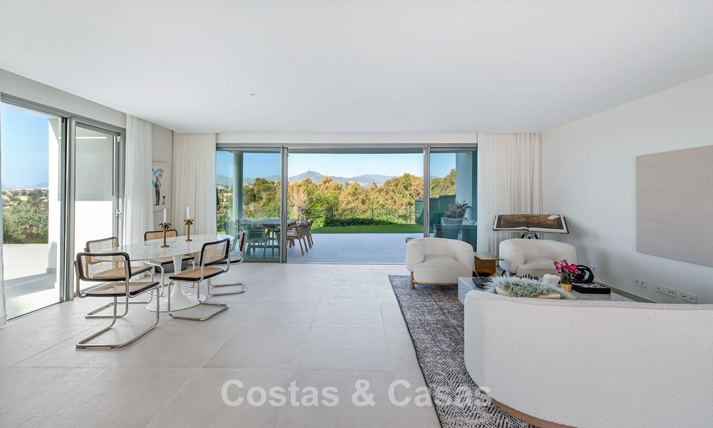 Luxueuze, moderne halfvrijstaande villa te koop dicht bij alle voorzieningen in Guadalmina en San Pedro, Marbella 777319