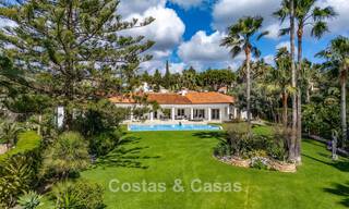 Ruime familievilla met 4 slaapkamers en zeezicht te koop in geprefereerde woonwijk in Oost Marbella 777249 