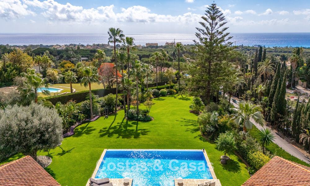Ruime familievilla met 4 slaapkamers en zeezicht te koop in geprefereerde woonwijk in Oost Marbella 777254