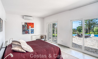 Ruime familievilla met 4 slaapkamers en zeezicht te koop in geprefereerde woonwijk in Oost Marbella 777258 