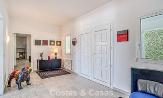 Ruime familievilla met 4 slaapkamers en zeezicht te koop in geprefereerde woonwijk in Oost Marbella 777265 