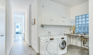 Ruime familievilla met 4 slaapkamers en zeezicht te koop in geprefereerde woonwijk in Oost Marbella 777267 