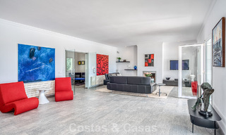 Ruime familievilla met 4 slaapkamers en zeezicht te koop in geprefereerde woonwijk in Oost Marbella 777280 