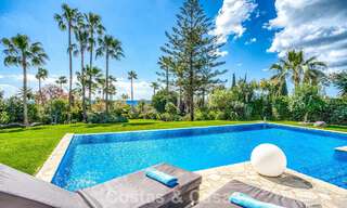 Ruime familievilla met 4 slaapkamers en zeezicht te koop in geprefereerde woonwijk in Oost Marbella 777285 