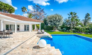 Ruime familievilla met 4 slaapkamers en zeezicht te koop in geprefereerde woonwijk in Oost Marbella 777286 