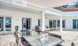 Ruime familievilla met 4 slaapkamers en zeezicht te koop in geprefereerde woonwijk in Oost Marbella 777287 