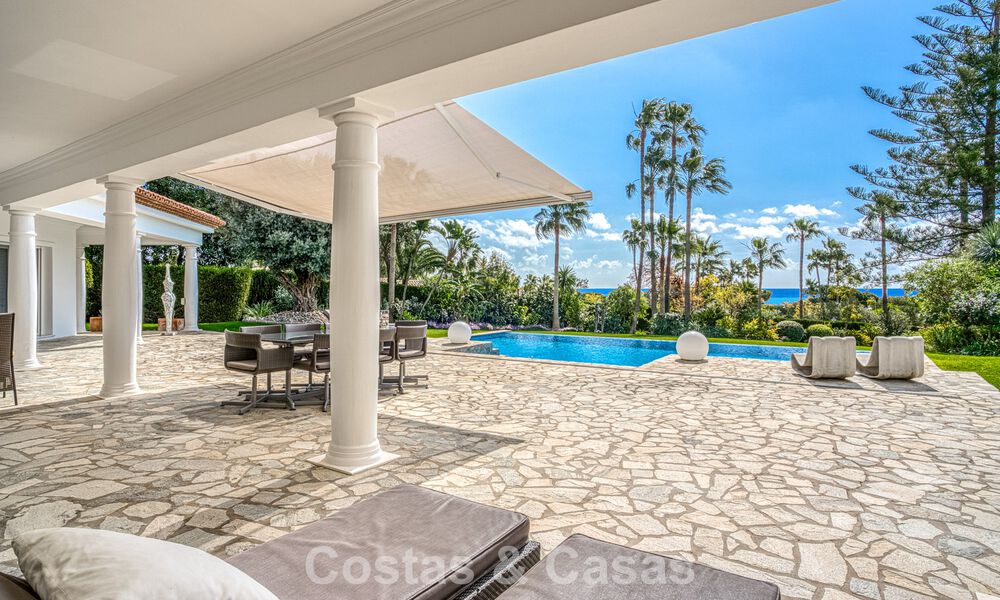 Ruime familievilla met 4 slaapkamers en zeezicht te koop in geprefereerde woonwijk in Oost Marbella 777291