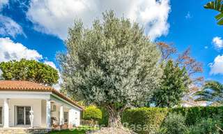 Ruime familievilla met 4 slaapkamers en zeezicht te koop in geprefereerde woonwijk in Oost Marbella 777297 