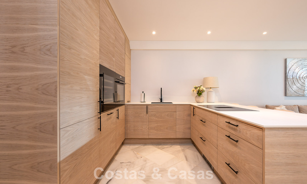 Gerenoveerd luxe appartement te koop in Gran Marbella aan het strand op de Golden Mile / Centrum van Marbella 777178