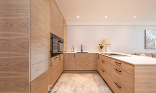 Gerenoveerd luxe appartement te koop in Gran Marbella aan het strand op de Golden Mile / Centrum van Marbella 777178 