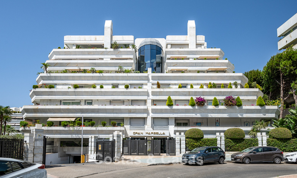 Gerenoveerd luxe appartement te koop in Gran Marbella aan het strand op de Golden Mile / Centrum van Marbella 777195