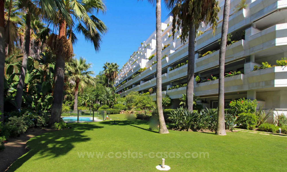 Gerenoveerd luxe appartement te koop in Gran Marbella aan het strand op de Golden Mile / Centrum van Marbella 777238