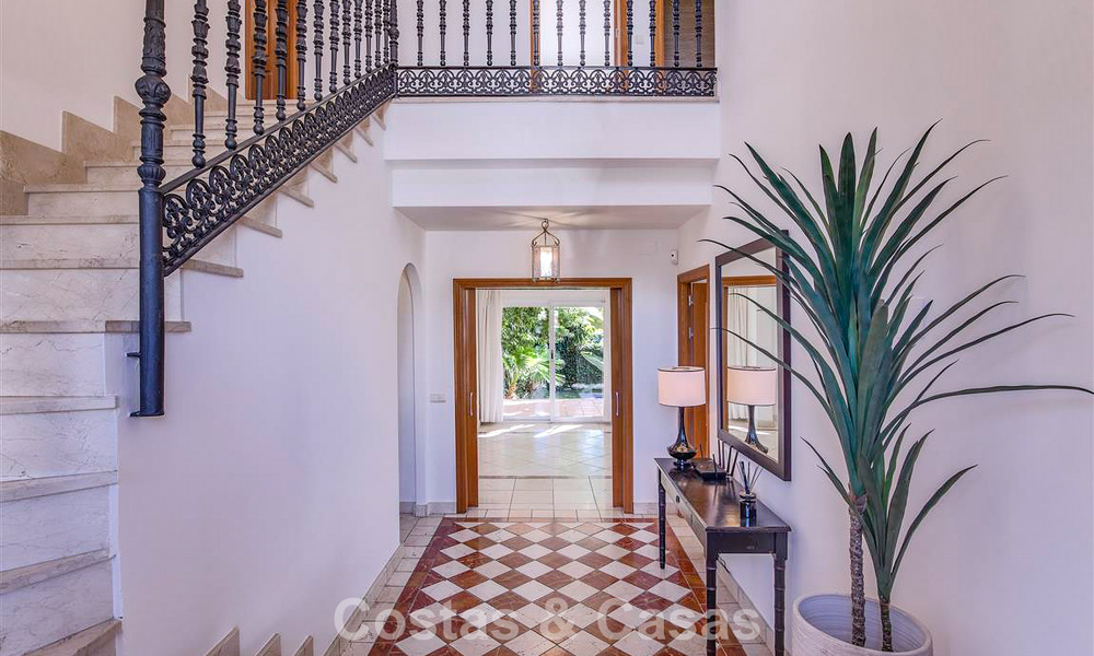 Mediterrane villa te koop op loopafstand van het strand en voorzieningen in Guadalmina Baja - San Pedro, Marbella 777489
