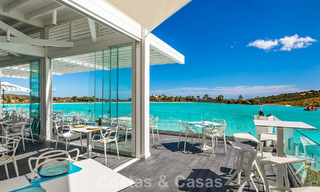 Tuinappartement te koop in een exclusief complex nabij een grote blauwe lagune aan de Costa del Sol 777431 