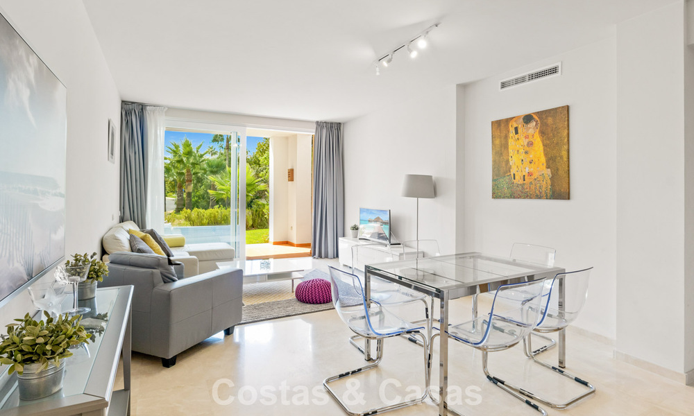 Tuinappartement te koop in een exclusief complex nabij een grote blauwe lagune aan de Costa del Sol 777433