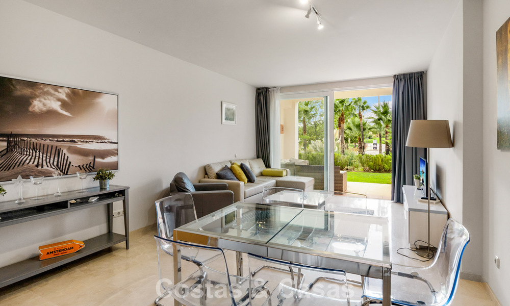 Tuinappartement te koop in een exclusief complex nabij een grote blauwe lagune aan de Costa del Sol 777435