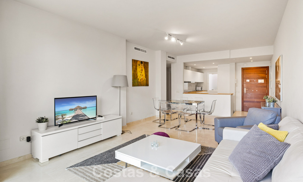 Tuinappartement te koop in een exclusief complex nabij een grote blauwe lagune aan de Costa del Sol 777436
