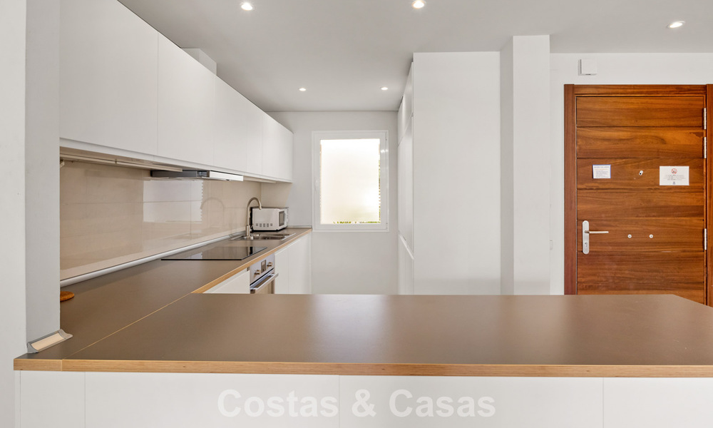 Tuinappartement te koop in een exclusief complex nabij een grote blauwe lagune aan de Costa del Sol 777438